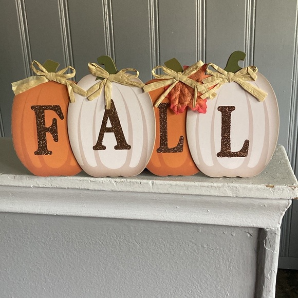 NWT- Beautiful Brown Glittered FALL Orange & White Pumpkins Decoration Sign 🍁 - Picture 15 of 17
